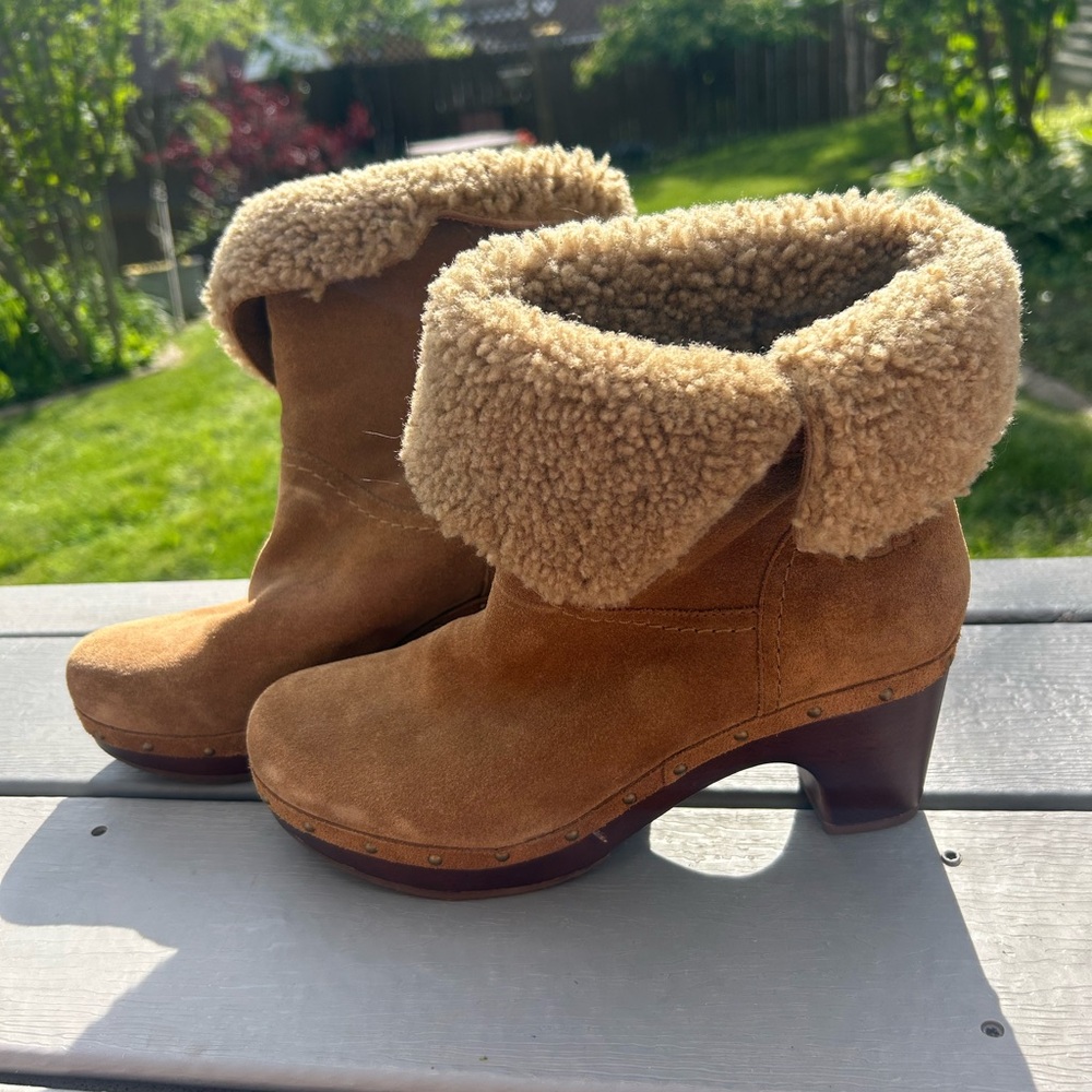 UGG Women's Lynnea Shearling Boots
